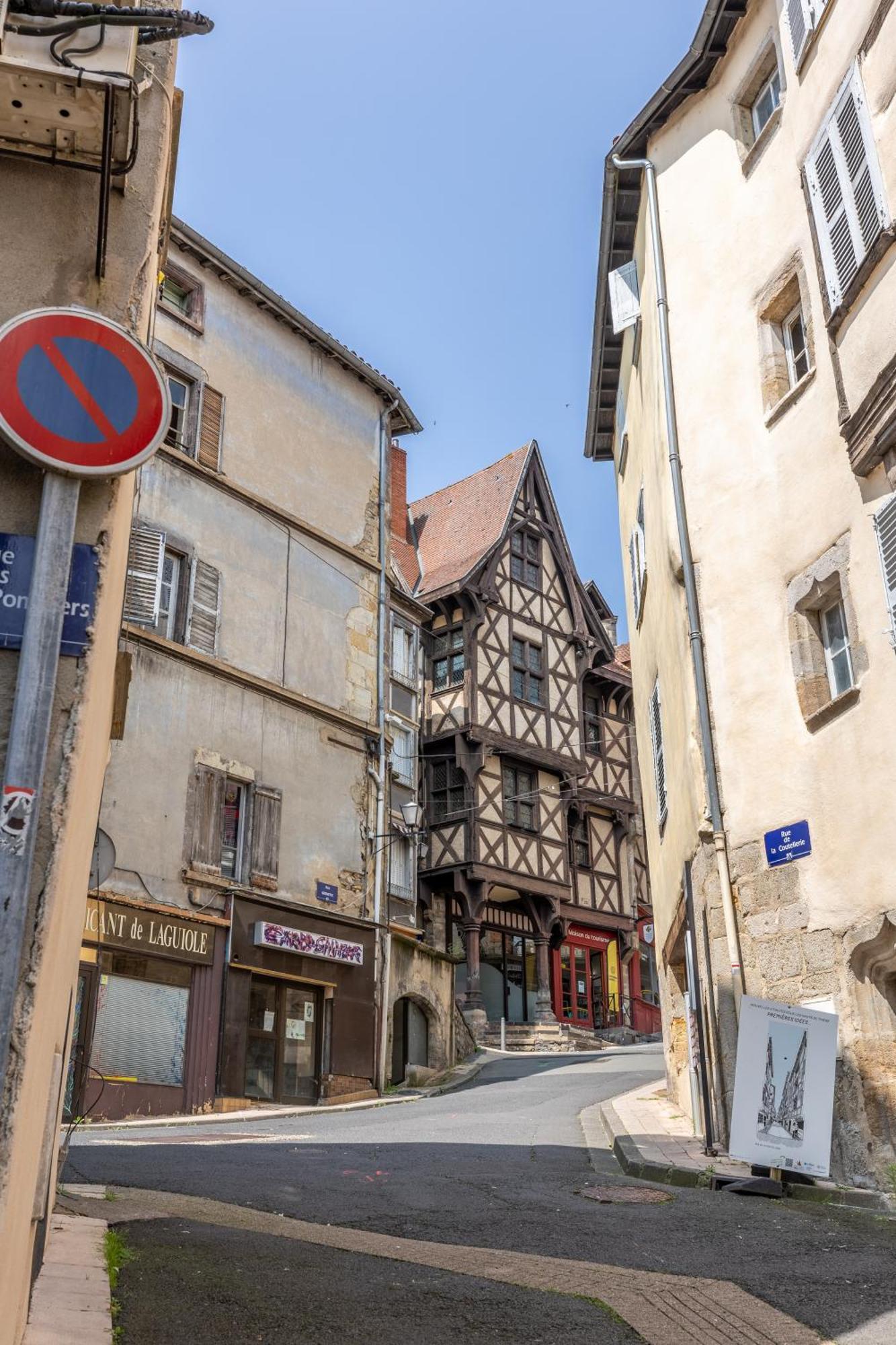 Le Petit Pirou # Cosy # Halte Auvergne Thiers Esterno foto